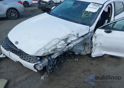 2021 Kia K5 Lxs z USA, uszkodzony, nr VIN 5XXG14J22MG041737